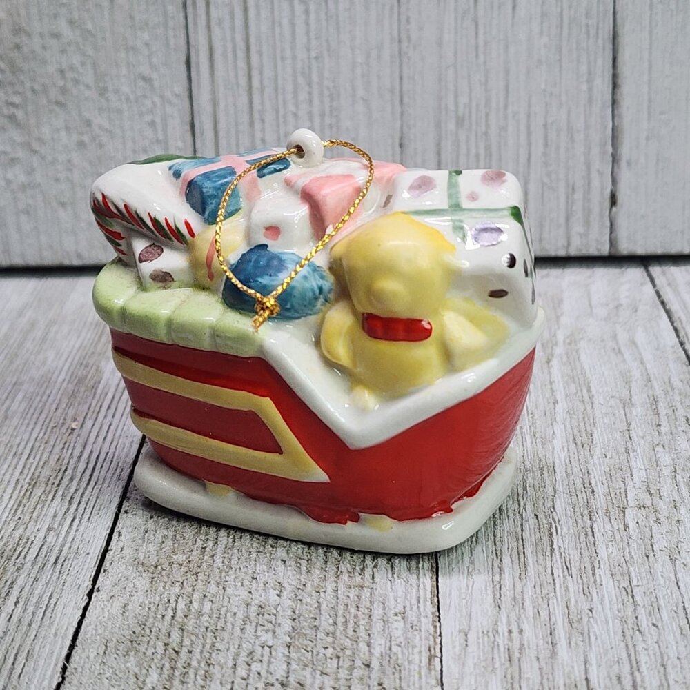 Vtg Ceramic Santa's Sleigh with Presents Ornament Holiday Greetings Christmas